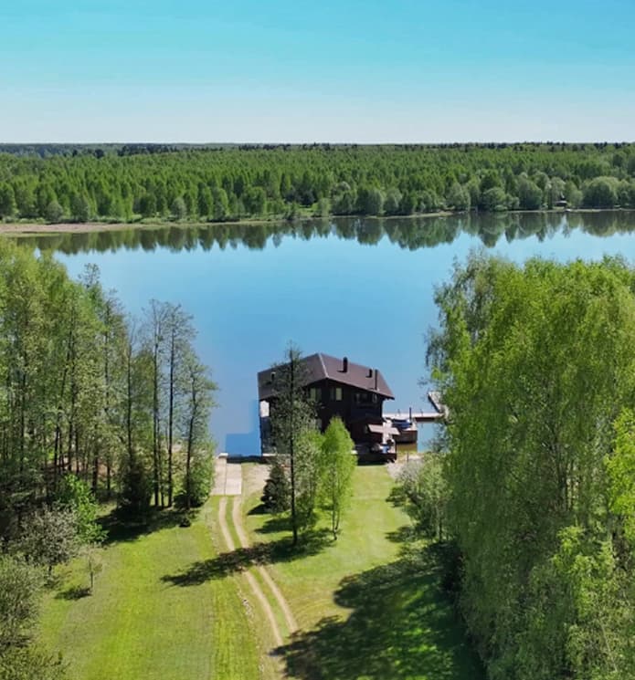 Поселок у воды